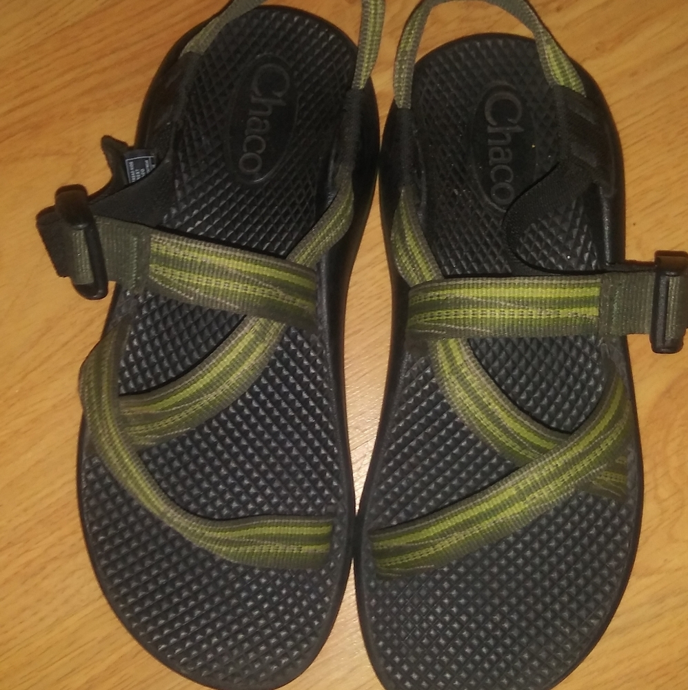 Forest green chacos size youth 4